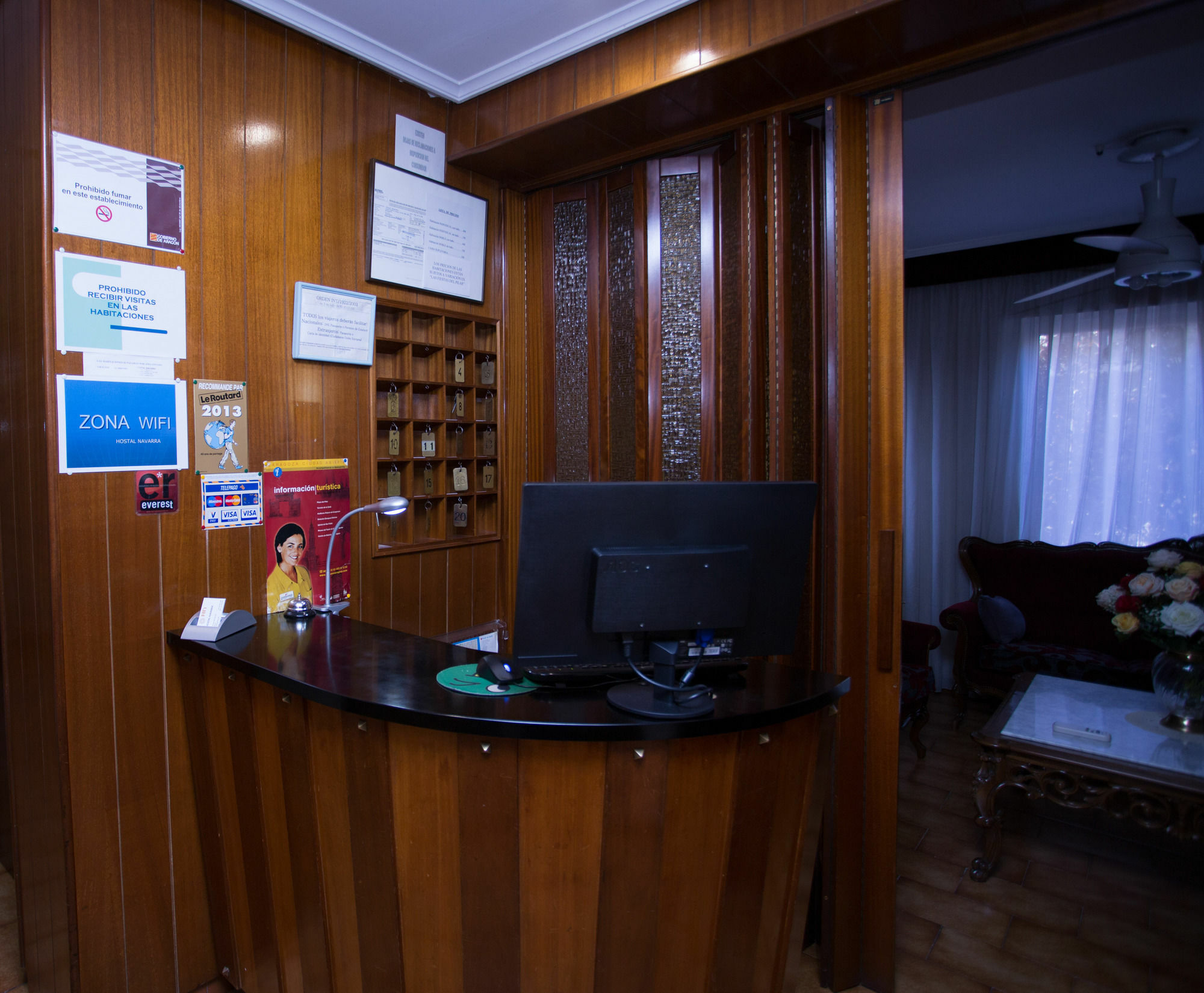 Hostal Navarra Сарагоса Экстерьер фото